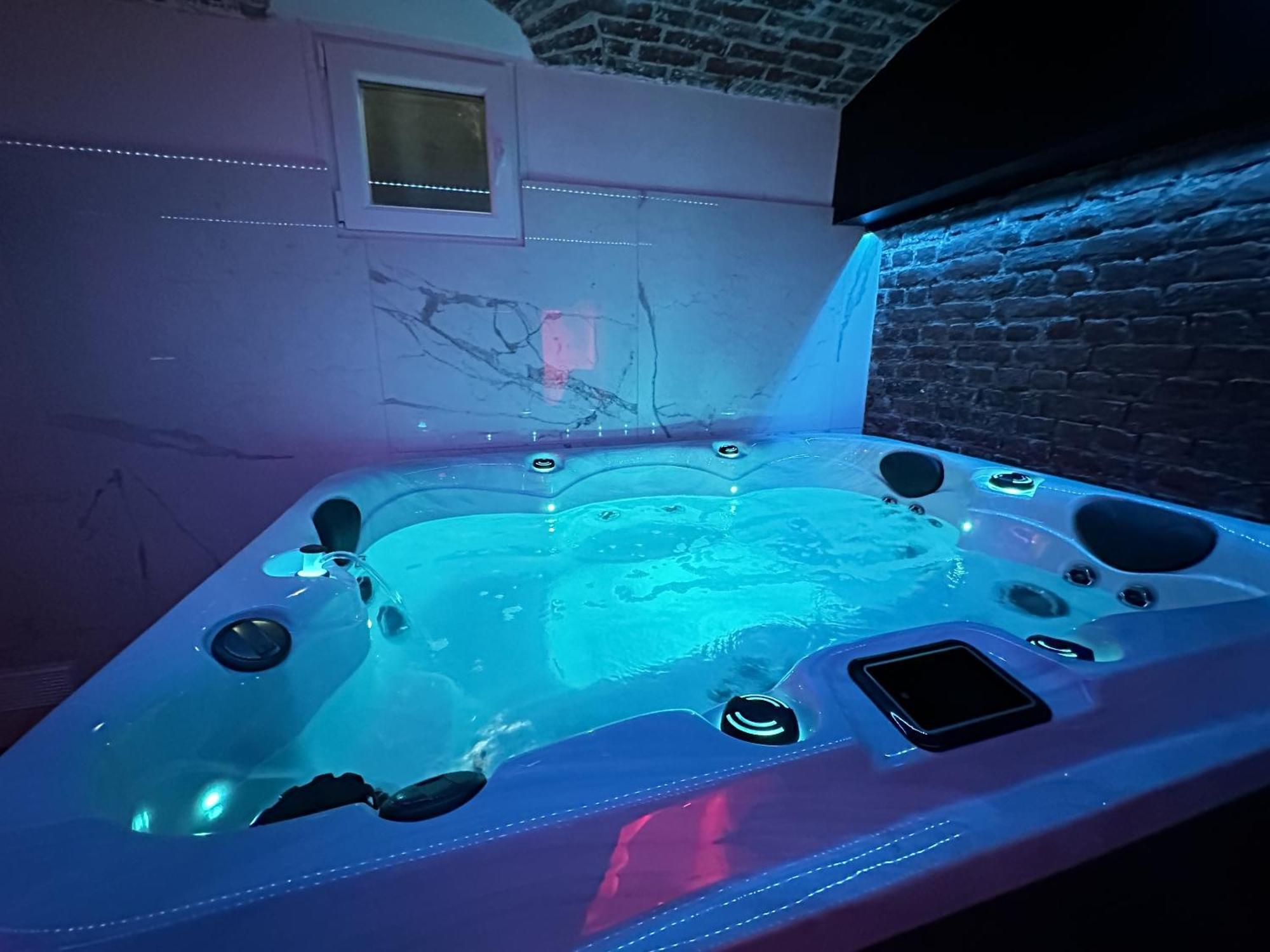 Le Bijou - Appartement, Sauna Et Jacuzzi - Лилль Экстерьер фото
